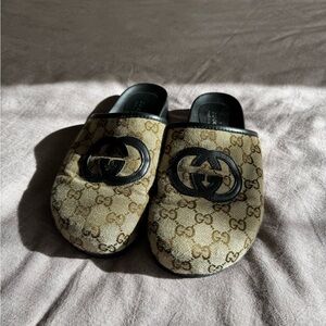 Fucci Clogs - Gucci Dupe